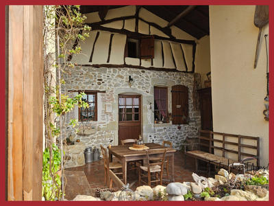 Maison ancienne - 310 m² - 12 pièces