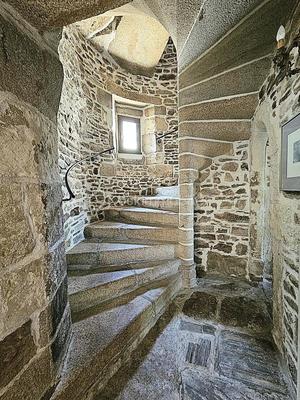 Maison ancienne - 260 m² - 8 pièces