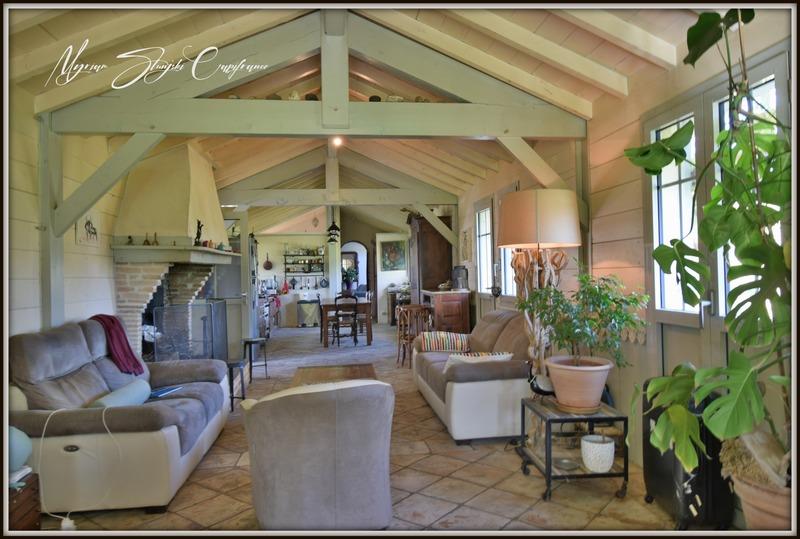 Maison de maîtres - 360 m² - 10 pièces