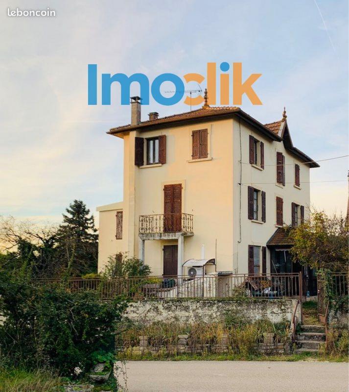 Demeure - 185 m² - 6 pièces