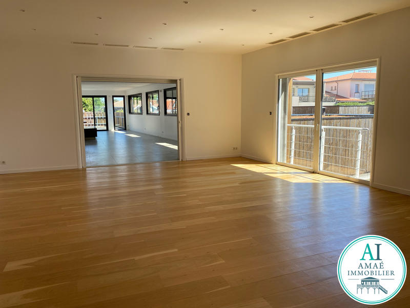 Appartement - 288 m² - 6 pièces