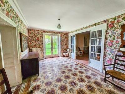 Maison - 393 m² - 12 pièces