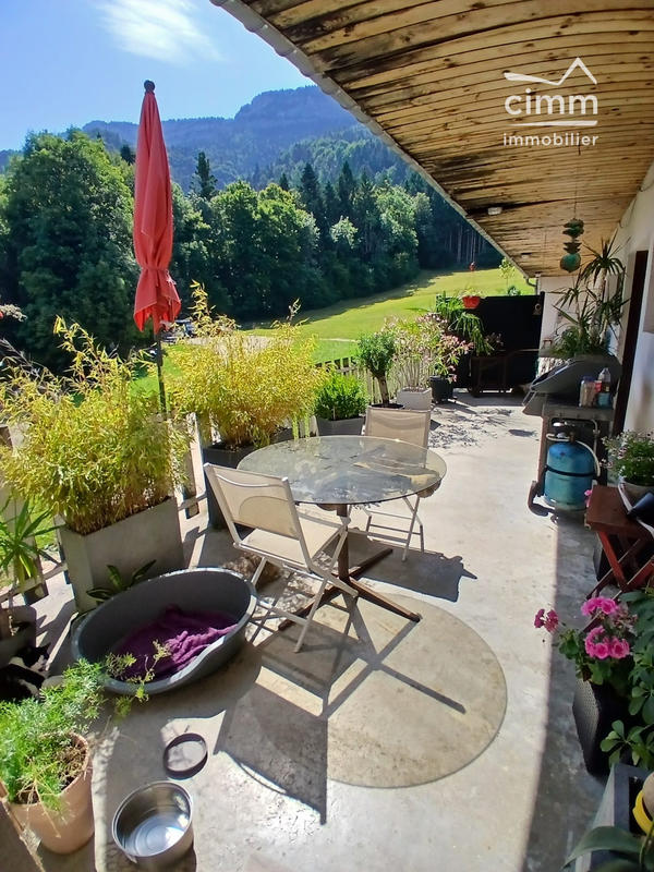 Maison - 240 m² - 4 pièces