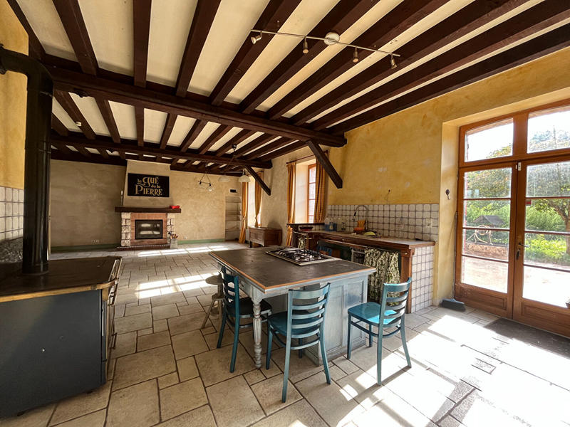 Maison - 270 m² - 6 pièces