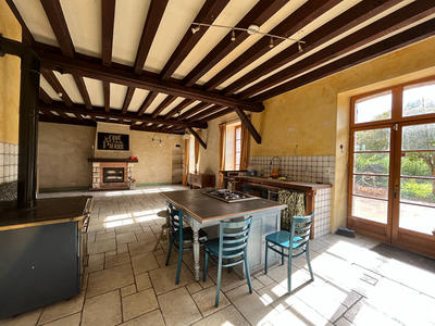 Maison - 270 m² - 6 pièces