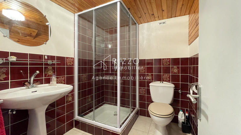 Maison - 246 m² - 9 pièces