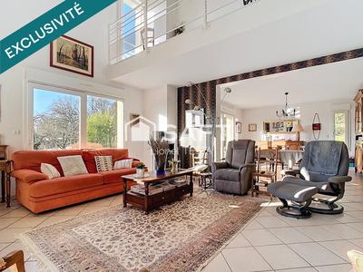 Maison - 181 m² - 6 pièces