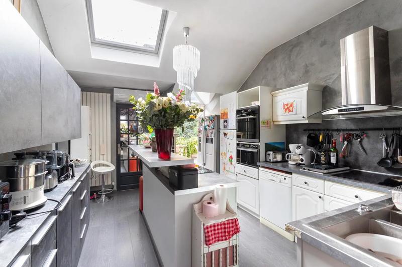 Maison de ville - 240 m² - 10 pièces