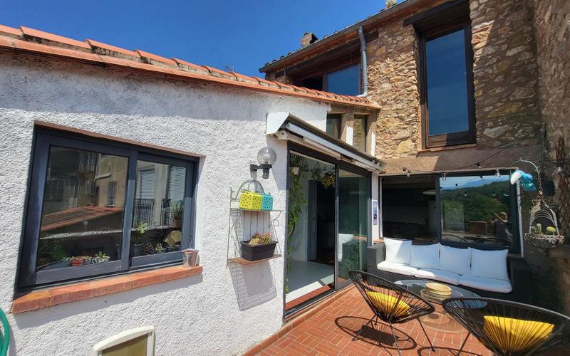 Maison - 260 m² - 10 pièces