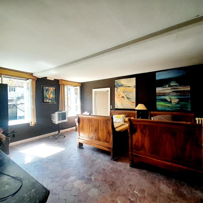 Maison ancienne - 265 m² - 8 pièces