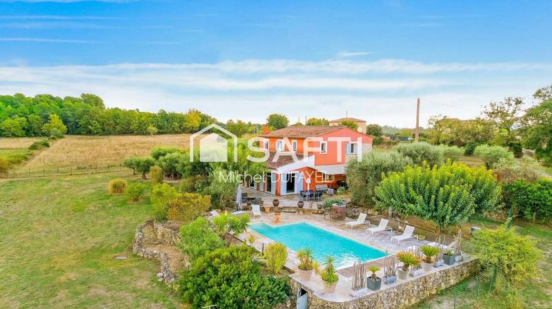 Maison - 205 m² - 6 pièces