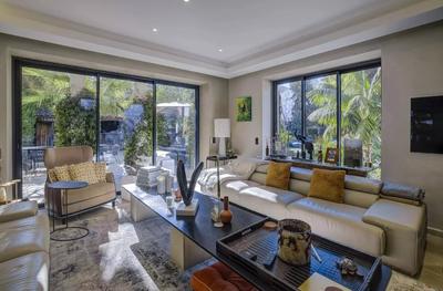 Villa - 216 m² - 6 pièces