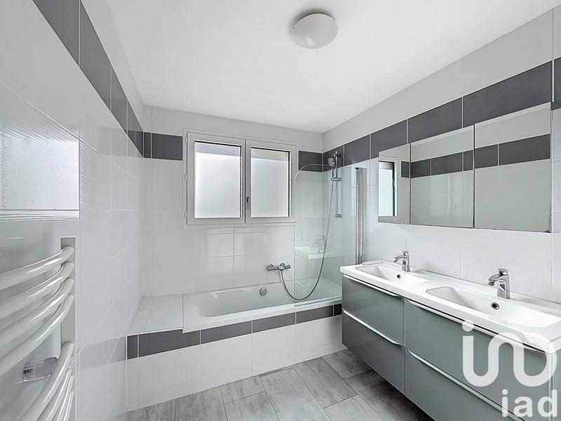 Maison - 136 m² - 5 pièces