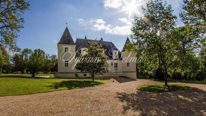 Maison - 680 m² - 16 pièces