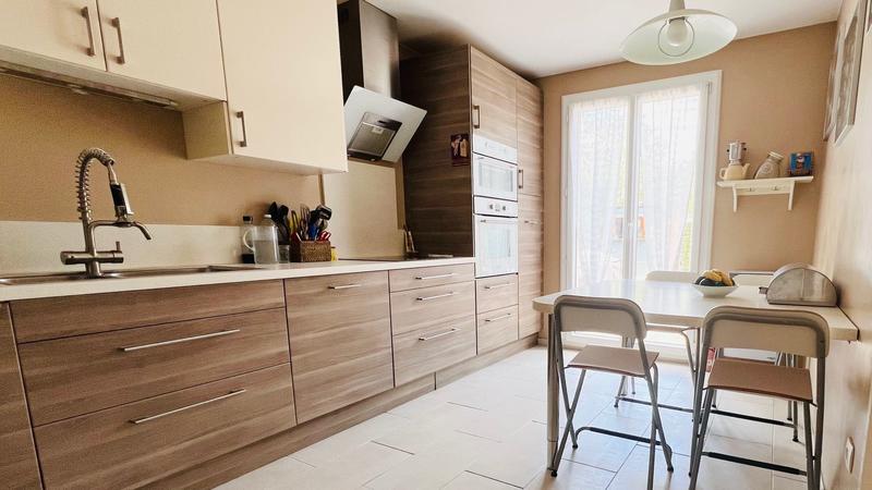 Maison - 180 m² - 7 pièces