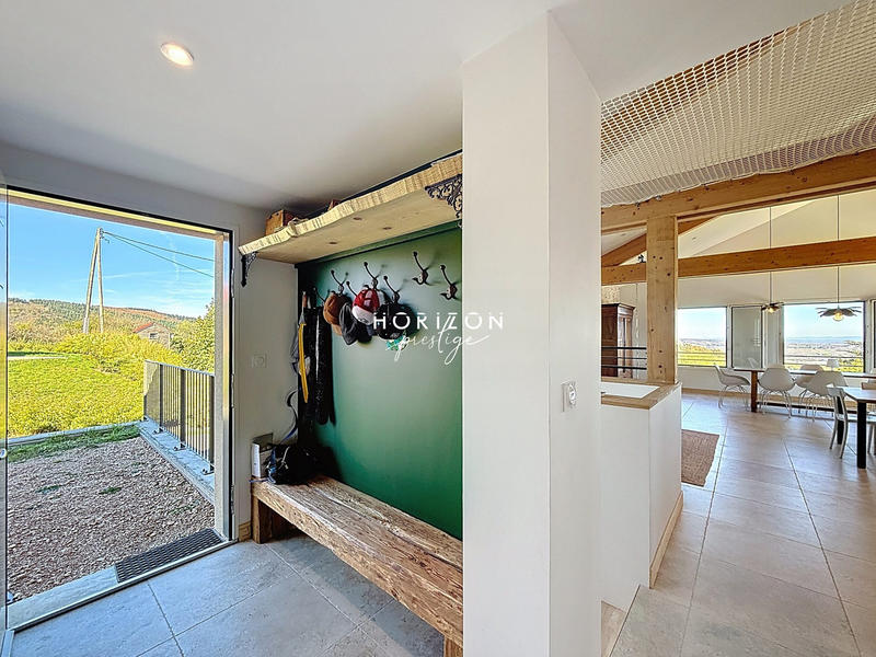 Maison - 210 m² - 9 pièces