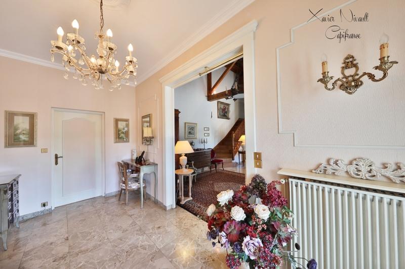 Maison - 238 m² - 6 pièces