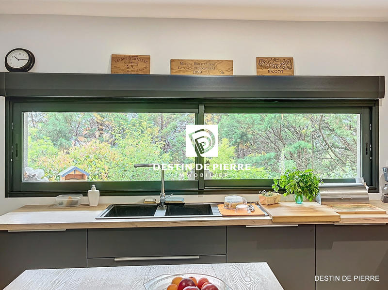 Maison - 202 m² - 4 pièces