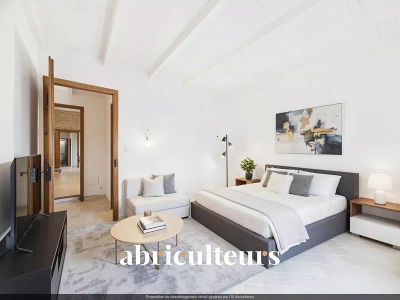 Maison - 345 m² - 11 pièces