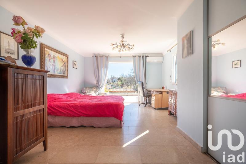 Maison - 256 m² - 8 pièces