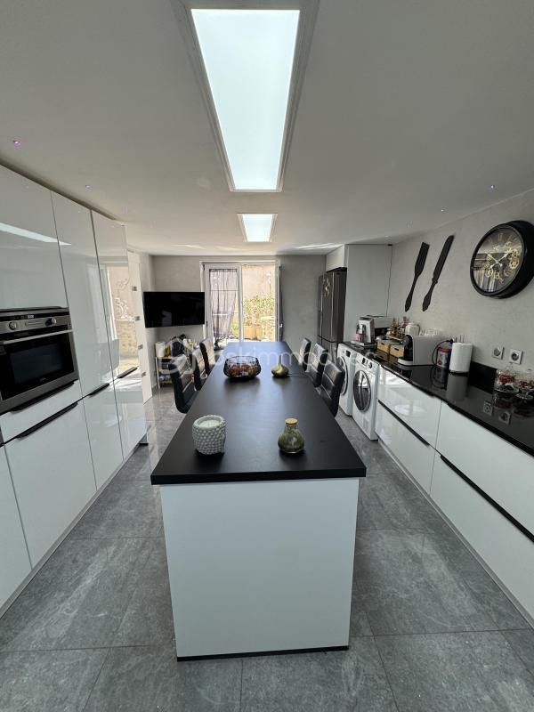 Maison - 165 m² - 6 pièces