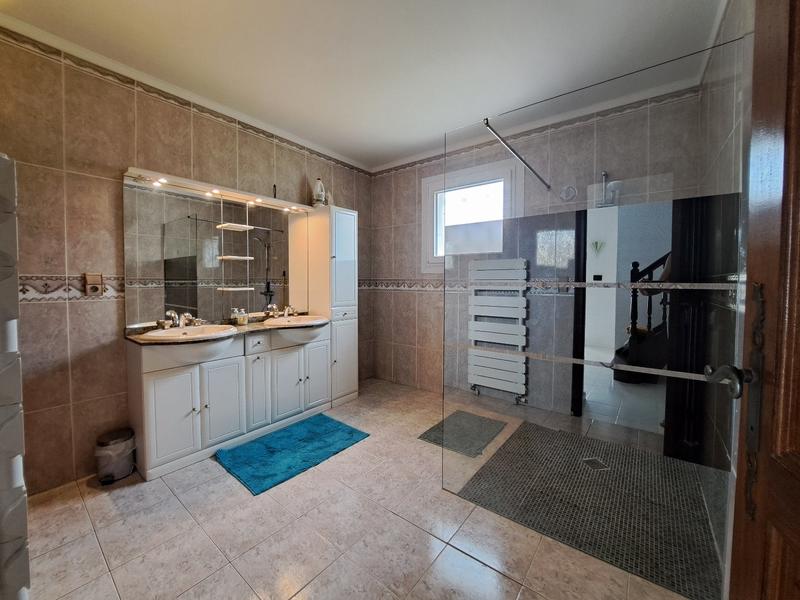 Maison - 136 m² - 6 pièces