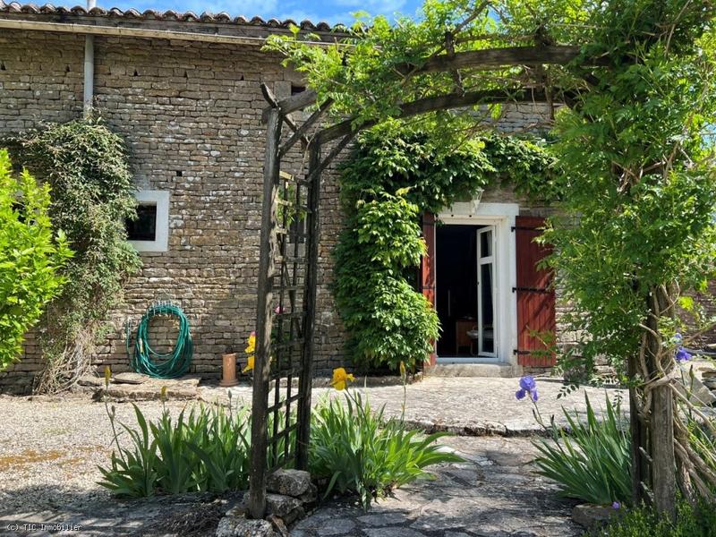 Maison en pierre - 147 m² - 5 pièces