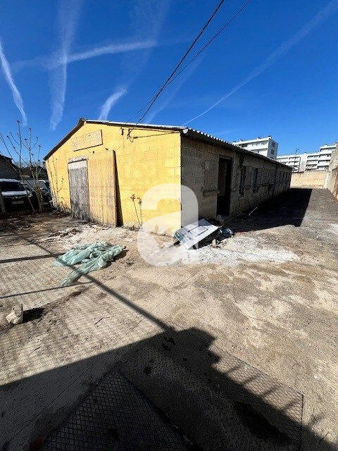 Local d'activités - 185 m²