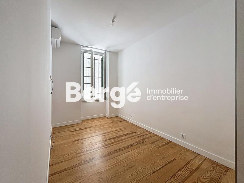 Bureau - 71 m² - 4 pièces