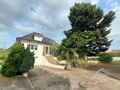 Maison - 200 m² - 7 pièces