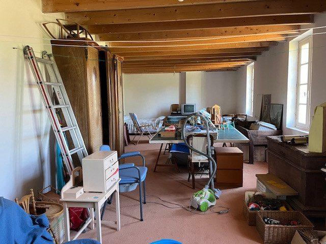 Maison traditionnelle - 280 m² - 8 pièces