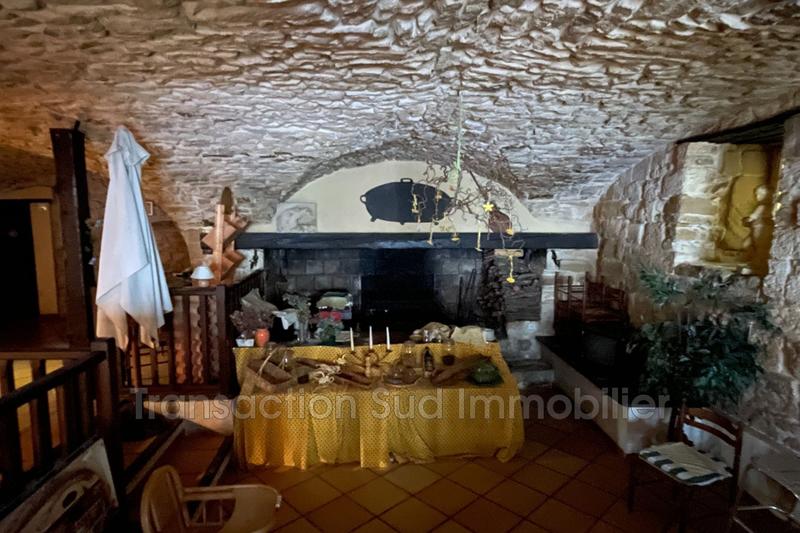 Maison - 640 m² - 16 pièces