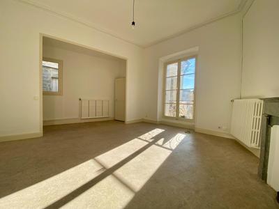 Appartement - 81 m² - 3 pièces