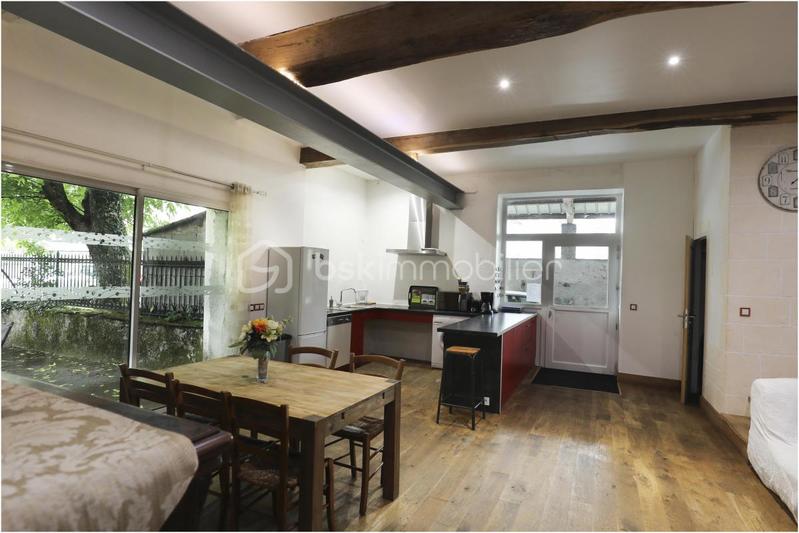 Corps de ferme - 220 m² - 6 pièces