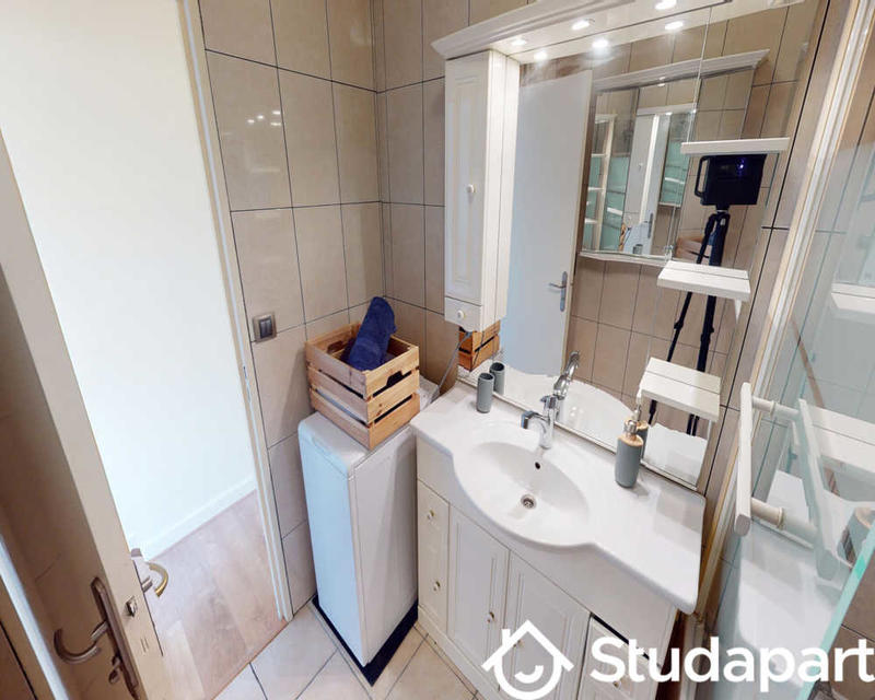 Chambre - 60 m² - 1 pièce