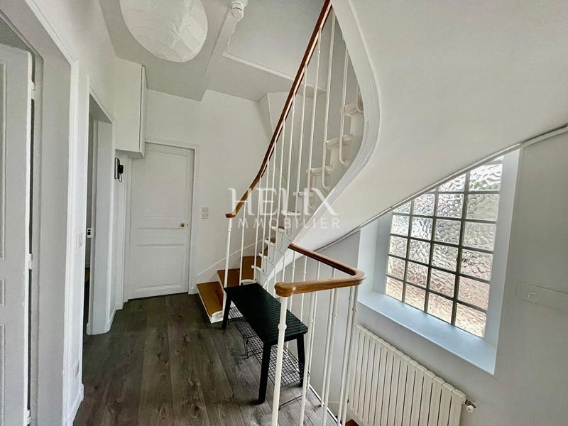 Appartement - 85 m² - 5 pièces