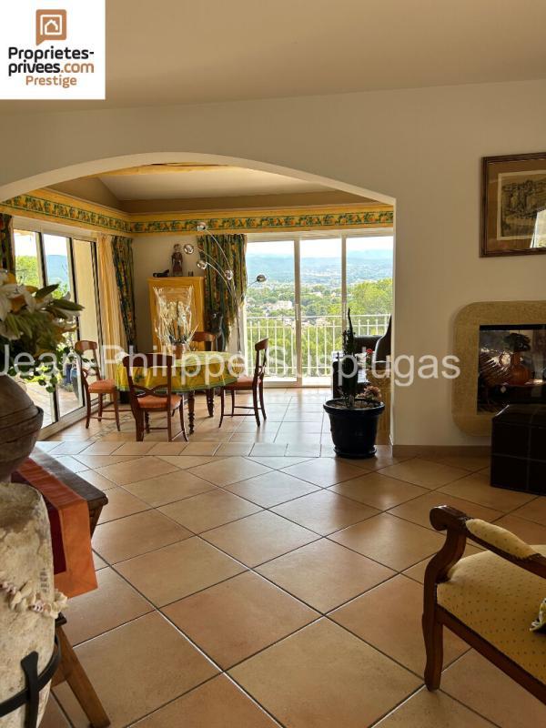 Villa - 190 m² - 8 pièces