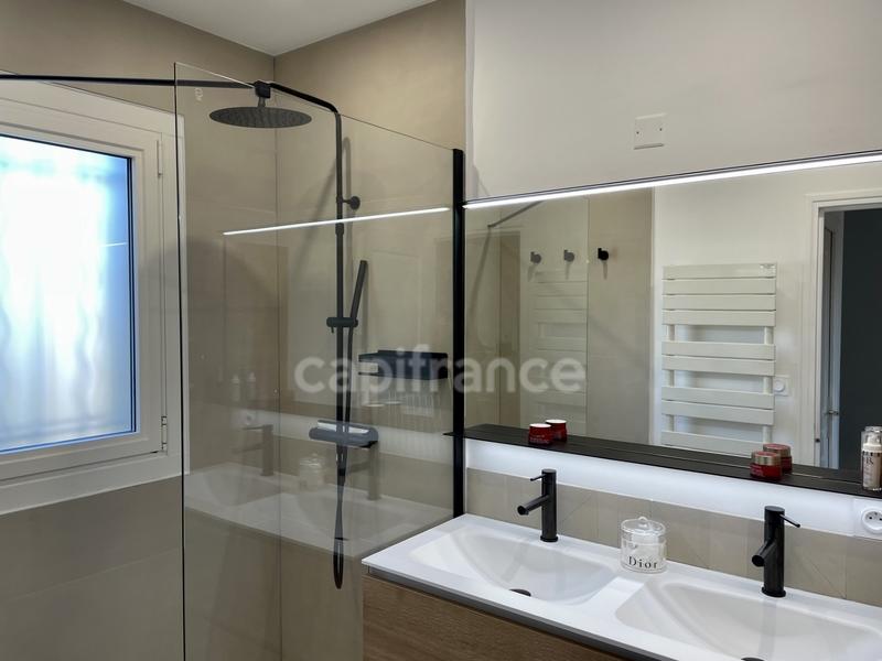 Maison - 180 m² - 6 pièces