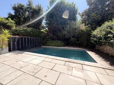 Maison - 202 m² - 6 pièces