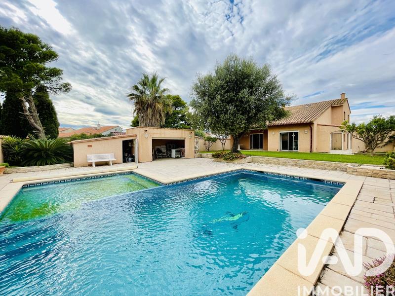 Maison - 240 m² - 9 pièces