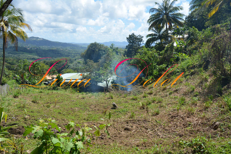 Terrain constructible - 900 m²