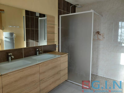 Propriété - 125 m² - 5 pièces