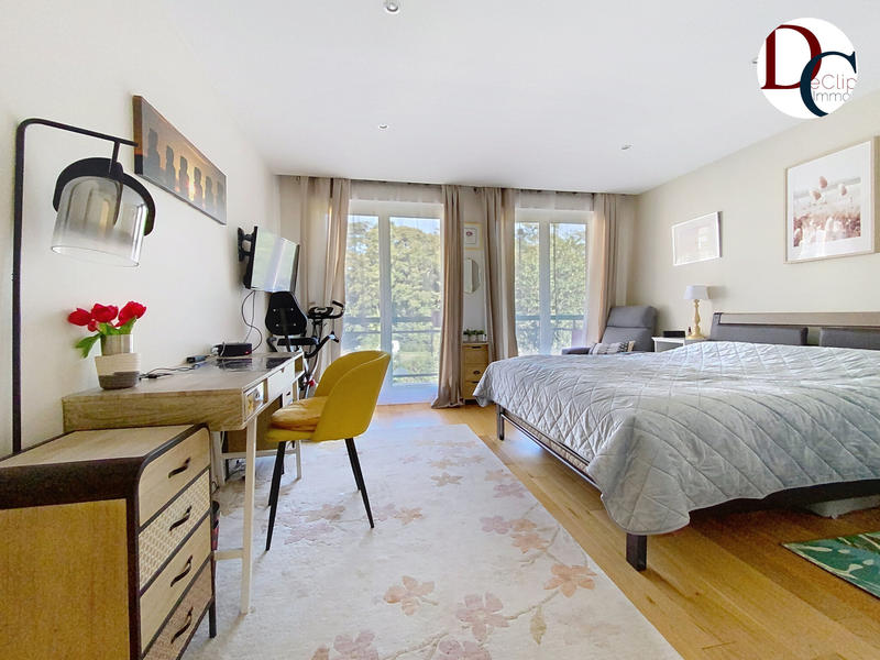 Appartement - 122 m² - 4 pièces