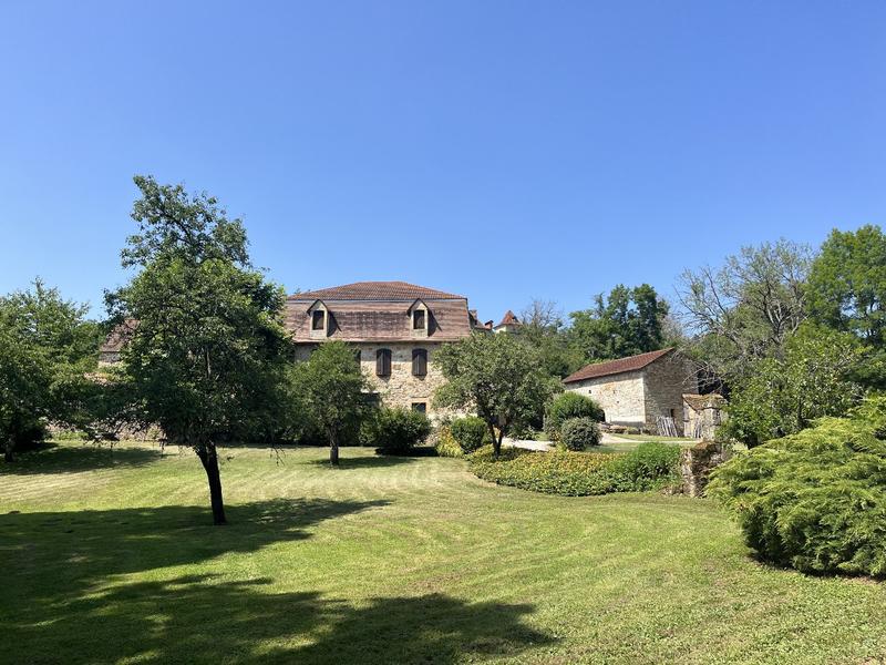 Maison - 234 m² - 5 pièces
