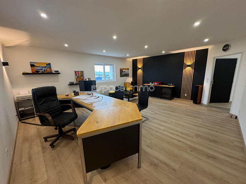 Local commercial - 636 m²