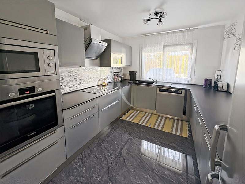 Maison - 95 m² - 6 pièces