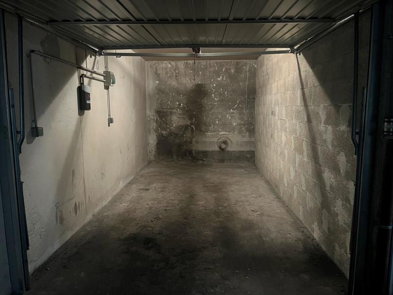 Parking / Garage - 13 m²