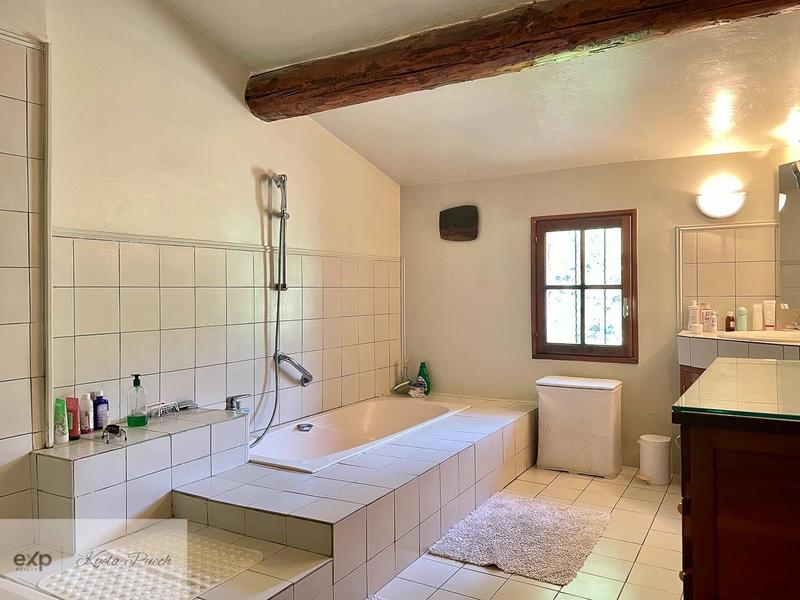 Maison - 259 m² - 7 pièces