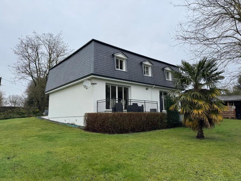 Maison - 202 m² - 5 pièces
