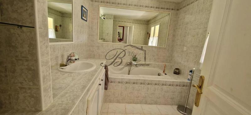 Villa - 225 m² - 7 pièces